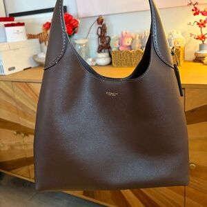 Coach Brooklyn 28 shoulder bag in maple